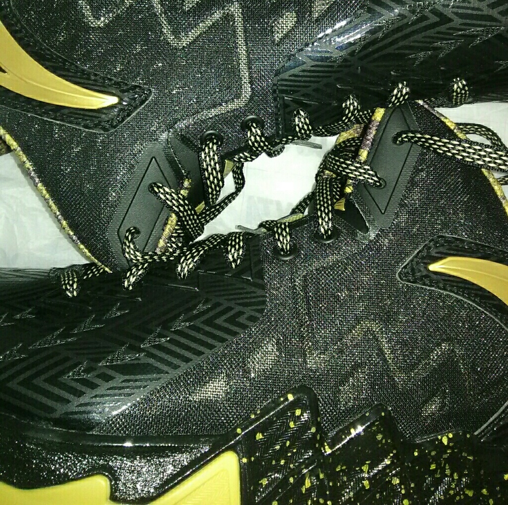 Brand new Klay Thomson KT2 black/gold